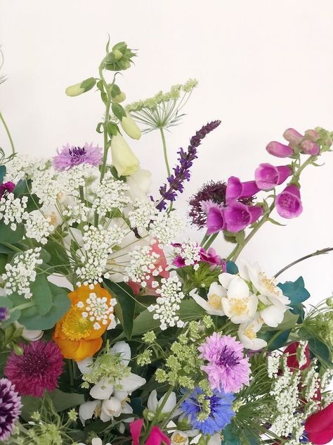 British Spring Flowers, Large Flower Arrangements, Floral Installations, English Gardens, Art Colour, Flower Subscription, Beach Night, Wedding Portfolio, Event Flowers