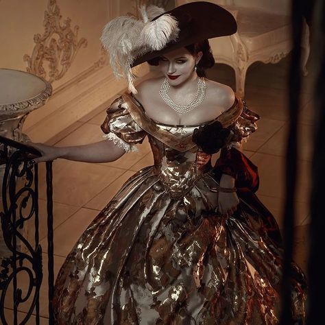 Dimitrescu Family, Lady Dimitrescu, Scary Movie Characters, Resident Evil Collection, Resident Evil Game, Got To Be, Batgirl, Historical Fashion, Black Aesthetic