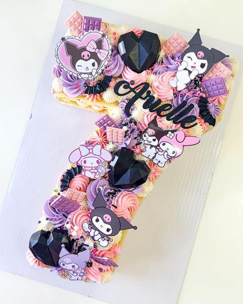 🦇 Arielle’s Kuromi Birthday cake 💜 #kuromi#kuromicake#kurominumbercake#cake#cakesofinstagram#cakelove#lasvegascakes#lasvegas Kuromi Birthday Theme, Kuromi Cakes Birthday, Kuromi Cupcake, Kuromi Macaron, Kuromi Cake Ideas, Kuromi Party Ideas, Kuromi And My Melody Birthday, Kuromi And My Melody Birthday Cake, Pastel Kuromi