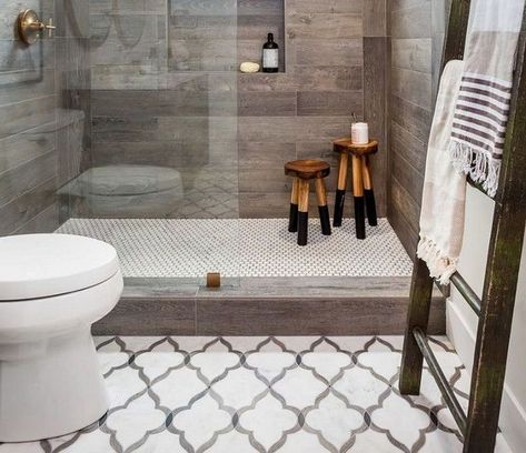 50+ Nice Rustic Farmhouse Bathroom Flooring Ideas #bathroom #bathroomdecor #bathroomdecorideas Small Farmhouse Bathroom, Farmhouse Bathroom Design, Bathroom Reno, Bathroom Redo, Farmhouse Bathroom Decor, Bad Design, Flooring Ideas, Simple Bathroom, Bathroom Remodel Master