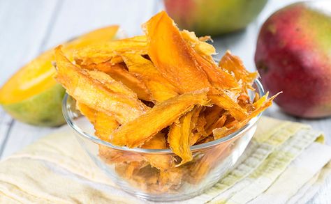 10 Amazing Health Benefits Of Dried Mangoes . I love them so much ;) Dried Mango Benefits, Mango Slices, Mango Benefits, Low Calorie Fruits, Healthy Ice Cream Recipes, Dried Mango, Paleo Protein, Low Carb Protein, Dinner Meal Prep