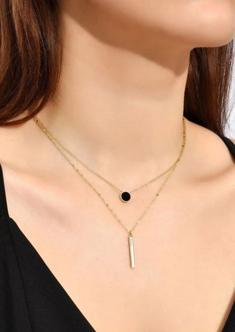 Minimal Pendant, Neck Pieces Jewelry, Fancy Jewelry Necklace, Pretty Jewelry Necklaces, Fancy Jewellery Designs, Girly Accessories, Classy Jewelry, Fancy Jewellery, Gold Necklace Designs