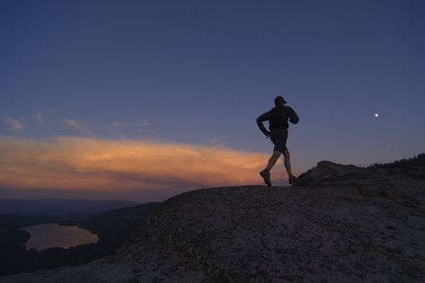 Man running up a hill Sky Running, Running Hills, Quad Muscles, Running Time, Fast Times, Trail Runners, A Hill, Sore Muscles, Man Running