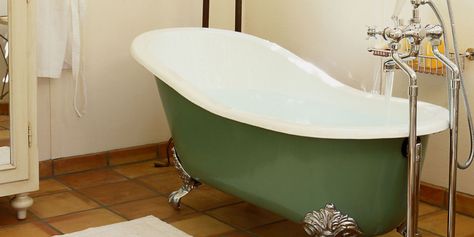 Painting Clawfoot Bathtub, Painted Clawfoot Tub Ideas, Clawfoot Tub Paint Ideas, Paint Clawfoot Tub, Painting A Clawfoot Tub, Painted Clawfoot Tub, Paint Your Bathtub, Claw Foot Bathtub, Tub Paint