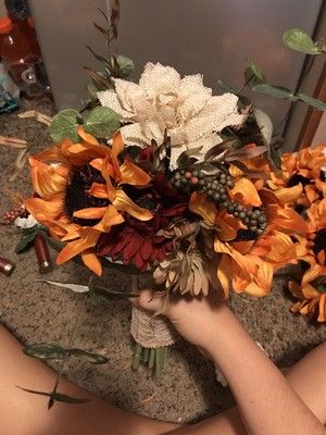 Dollar Tree Wedding Bouquet, Dollar Tree Bouquet, Save Money Wedding, Dollar Tree Flowers, Dollar Tree Wedding, Bouquet Holder, Fall Wedding Bouquets, Do It Yourself Crafts, Diy Dollar Store Crafts