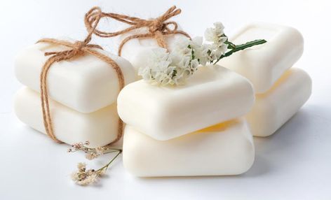 Recipe: Homemade milk soap + its benefits for skin - Milky Day Blog Buttermilk Soap Recipe, Benefits Of Milk, Milk Soap Recipe, Homemade Milk, Soap Benefits, Soap Recipe, Healthy Bacteria, Dairy Products, Ice Cube Trays