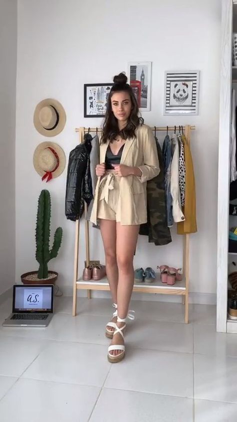 f016e59c7ad8b1d72903bb1aa5720d53 Outfit Videos, Inspiration Videos, Skirt Suits, Short Women Fashion, Mode Casual, Crop Top Outfits, Summer Outfit Inspiration, Summer Dress Outfits, Fashion Hacks Clothes