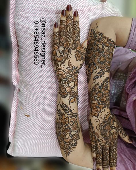 Engagement Bride Khafif henna art by us🤗🤗 @naaz_designer_ From Bidar Karnataka India Call on : 8546946560 Like❤️, share➡️, comment💬 and don't forget to follow✅ for more beautiful designs..💕💕💕💕 . . . . . . #mehndi #artist #bidar #karnataka #hennadesign #photooftheday #wedding #vibes #like #share #comment #followBeautiful #khafif #henna #nikah #mehndi #design #photooftheday #savethedate #bride #bridevibes #reelsinstagram #viral #reels #share #comment #photography #haldiceremony #mehndi #karna... Engagement Look For Bride Sister, Heart Mehendi, Henna Nikah, Khafif Mehndi Designs, Nikah Mehndi, Designer Mehndi, Mehendi Bridal, Khafif Mehndi, Full Mehndi