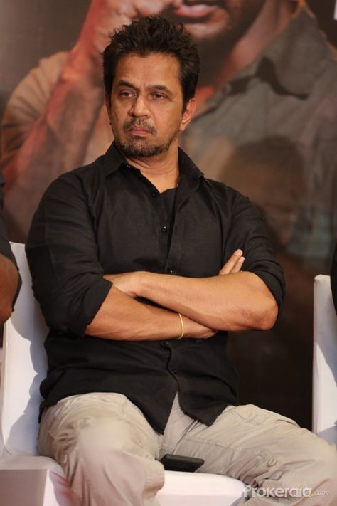 Action King Arjun Photos, Arjun Sarja, Download Hair, Divine Healing, Actress Images, Tv Presenter, Beautiful Lyrics, Actors Images, Hindi Film