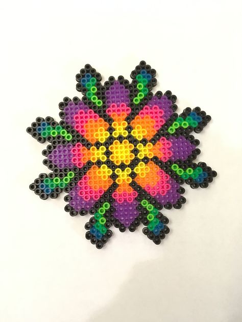 Pearler Bead Flower Patterns, Perler Bead Dream Catcher Pattern, Lotus Perler Bead, Perler Bead Mandala, Hama Beads Dreamcatcher, Melted Bead Crafts, Hama Art, Pixel Quilting, Pony Bead Bracelets