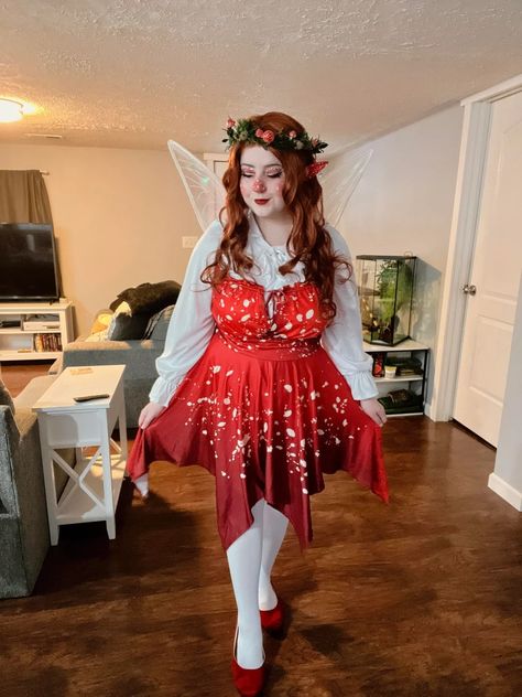 Mushroom Fairy Cosplay, Renfest Costume, Mushroom Cosplay, Mushroom Outfit, Barbie Cosplay, Enchanted Forest Birthday, Mushroom Costume, Ren Faire Outfits, Ren Faire Costume