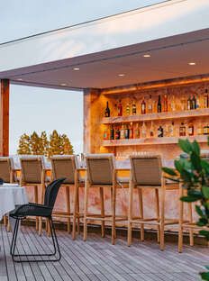 Outdoor Restaurants Los Angeles: The best rooftops, patios, terraces and more to dine outdoors in LA. - Thrillist Beverly Hills Restaurants, Santa Monica Los Angeles, Rooftop Dining, Hollywood Hotel, Los Angeles Restaurants, Best Rooftop Bars, Rooftop Lounge, Rooftop Restaurant, Outdoor Restaurant