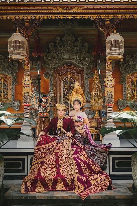 Pengantin Bali, Prewedding Adat, Adat Bali, Wedding Bali, Bali Prewedding, Foto Prewedding, Human Reference, Queen Dress, Couple Photoshoot