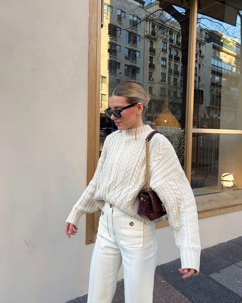 All White Party Outfits, Korean Winter Outfits, White Party Outfit, Cold Fashion, Oversized Sweater Women, Crewneck Style, Winter Mode, Looks Street Style, Cold Weather Outfits