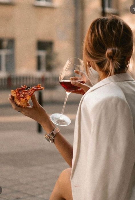 Photo At Restaurant Ideas, Instagram Lifestyle Photos, Restaurant Photo Ideas, Faceless Photos, Wine Photography, Faceless Portrait, Model Poses Photography, Glass Of Wine, Branding Photoshoot