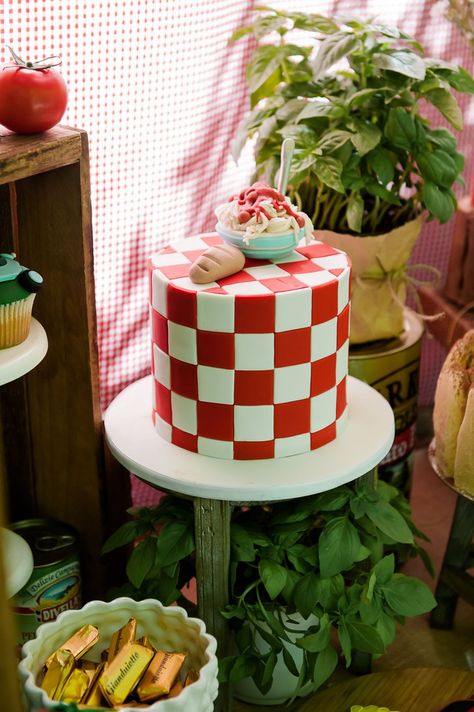 Pizza Birthday Cake, Kids Pizza Party, Italy Party, Italian Themed Parties, Kids Pizza, Italian Party, Pasta Party, Twin Birthday Parties, Italian Theme