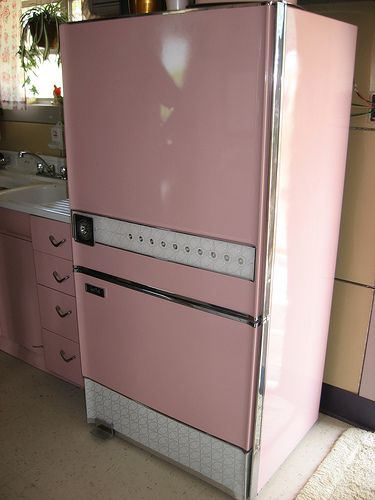 pink fridge - love it!  I have the toy/salesman's sample of this! Pink Refrigerator, Pink Fridge, Retro Appliances, Vintage Appliances, Kitschy Kitchen, Casa Vintage, Pink Kitchen, Pink Houses, Tickled Pink