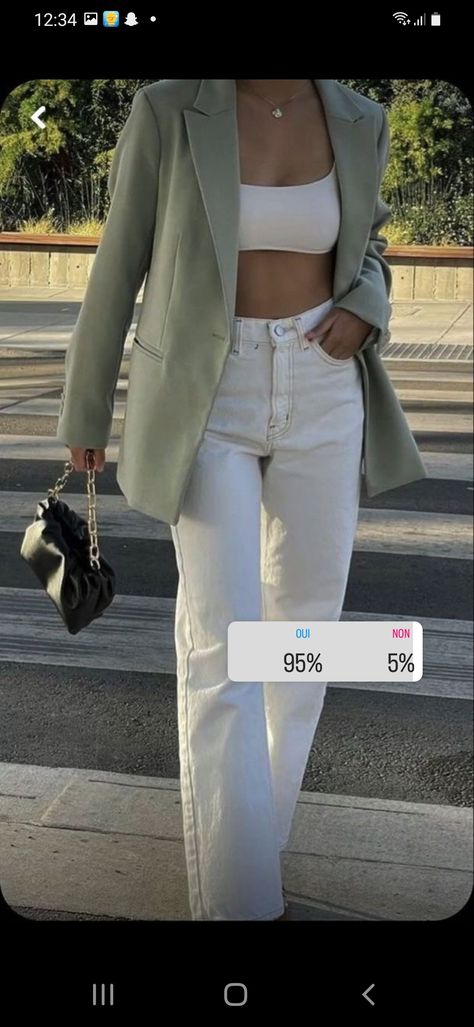 White Flare Jeans Outfit, Flare Jeans Outfit Aesthetic, White Jeans Outfit Summer, Jeans Outfit Aesthetic, White Flare Jeans, Flare Jeans Outfit, White Flared Jeans, White Jeans Outfit, Yoga Pants Outfit Aesthetic