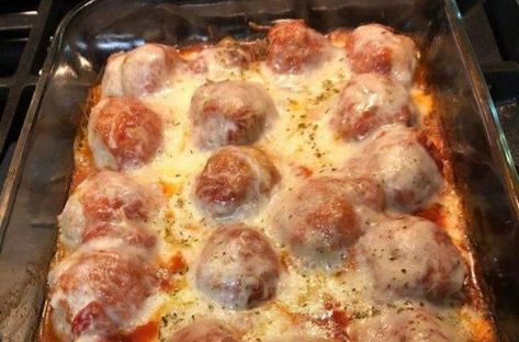 Dump And Bake Your Way To A Fantastic Meatball Casserole - Delicious Dinner Meatballs And Cheese, Meatball Casserole Recipe, Dump And Bake, Meatball Casserole, Meatball Bake, Frozen Meatballs, Minced Meat, Easy Casserole Recipes, Easy Casserole