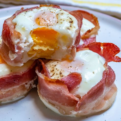 Egg Breakfast Cups, Cleanfoodcrush Recipes, Bacon Egg Breakfast, Bear Diet, Carnivore Meals, Bacon Egg Cups, Bacon Wrapped Appetizers, Food Prepping, Egg Cups Breakfast