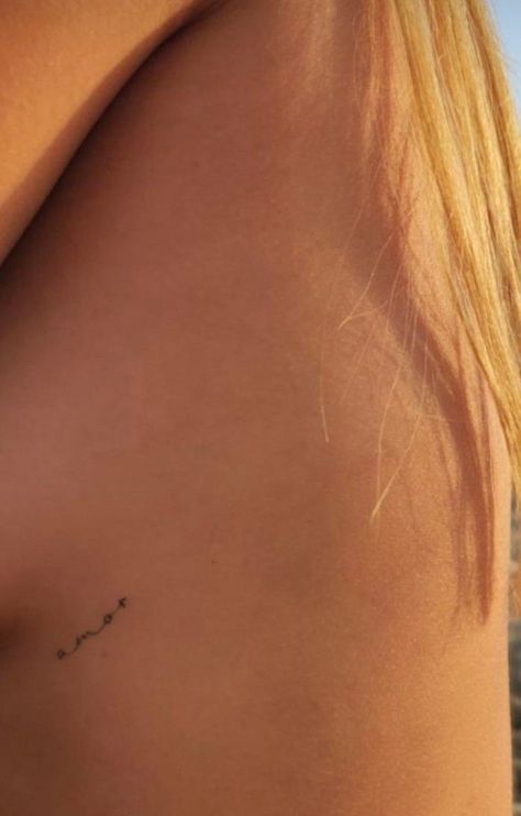 Mini Back Tattoo Women, Discrete Tattoo Placement, Amour Tattoo, Hidden Tattoo Placement, Hidden Tattoo, Amor Tattoo, Hidden Tattoos, Petite Tattoos, Cute Tiny Tattoos