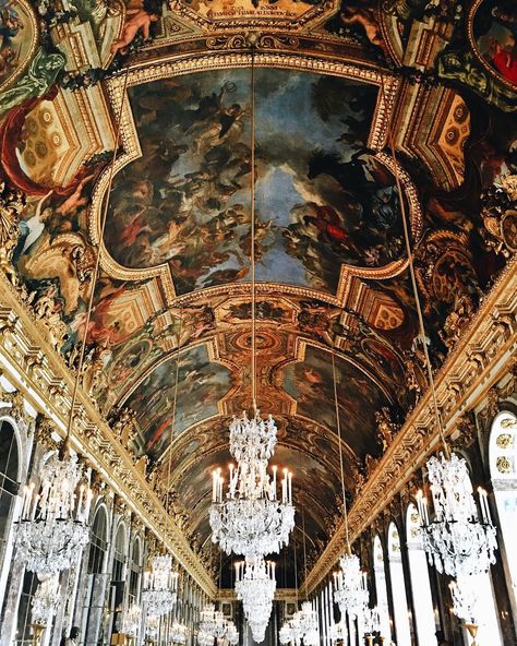 Not pictured: 1 million people.  by iamgalla Brand Reveal, French Homes, French Royalty, Hall Of Mirrors, Palace Of Versailles, The Ceiling, French House, Beautiful Architecture, Travel Life