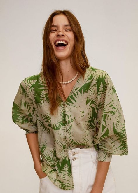 Print Blouse Outfit, Tropical Fashion, Mango Outlet, Puff Sleeve Dresses, Modieuze Outfits, Blouse Outfit, Summer Trends, Outfits Fashion, Palm Leaves