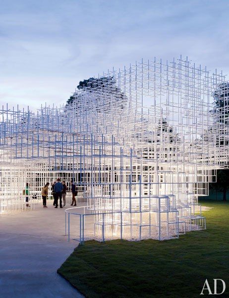 A cloudlike edifice of intersecting steel bars, the 2013 Serpentine Gallery Pavilion in London was designed by Sou Fujimoto. Serpentine Pavillion, Serpentine Gallery Pavilion, Serpentine Pavilion, Temporary Architecture, Sou Fujimoto, Pavilion Architecture, Pavilion Design, Temporary Structures, Trondheim