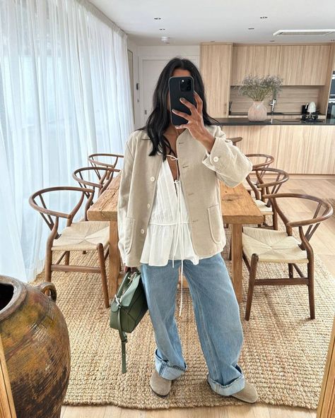 Puff Sleeve Shirt Outfit, Tie Front Top Outfit, Boston Clogs Outfit, Sleeve Shirt Outfit, Flat Shoes Outfit, Look Jean, Jeans And Flats, Puff Sleeve Shirt, Cuffed Jeans