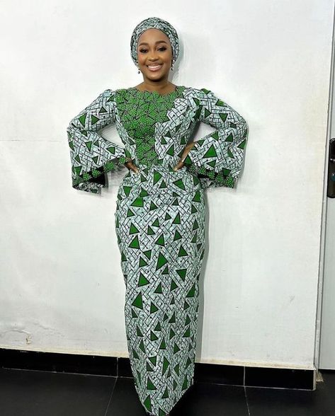 Best And Latest Ankara Styles You Will Love. Styles For Slim Ladies, Latest Ankara Styles For Ladies, Owanbe Styles, Asoebi Lace Styles, Owambe Styles, Ankara Styles For Ladies, Latest Ankara Short Gown, Ankara Skirt Styles, Long Gown Styles