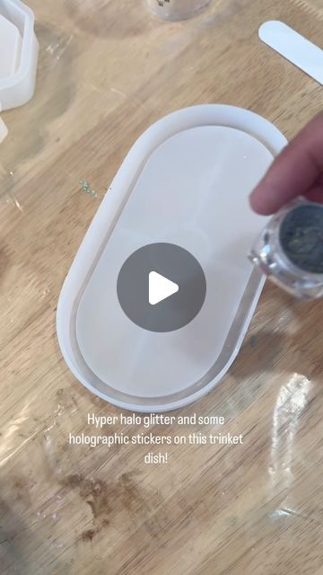 Casting Resin Projects, Diy Epoxy Resin Projects For Beginners, Resin Ashes Jewelry Diy, Diy Resin Mold Release, Epoxy Resin Crafts Ideas, Resin Ideas Diy, Epoxy Resin Art Ideas, Large Resin Molds, Epoxy Resin Projects