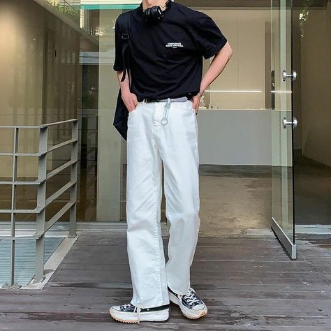 White Pants Outfit Men, Kpop Fashion Men, Be More Active, White Pants Outfit, Pants Outfit Men, Outfits Hombre, Mens Outfit Inspiration, Jeans Wide, Men Pants