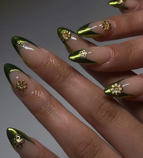 Olive Green And Gold Nails, Olive Green Nails, Nails Graduation, Hozier Concert, Olive Nails, Gold Acrylic Nails, Green Acrylic Nails, Gold Nail Designs, Graduation Nails