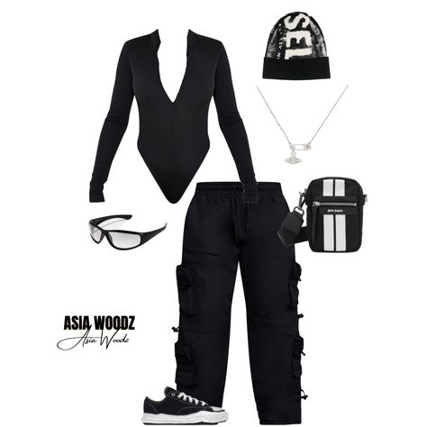 Black Cargo Outfit Black Women, Cargo Bodysuit Outfit, Bodysuit Cargo Pants, Cargo Pants Outfit Black Women, Cargo Pants Outfit Black, Black Bodysuit Outfit, It Girl Outfit, Black Fall Outfits, Cargo Outfit