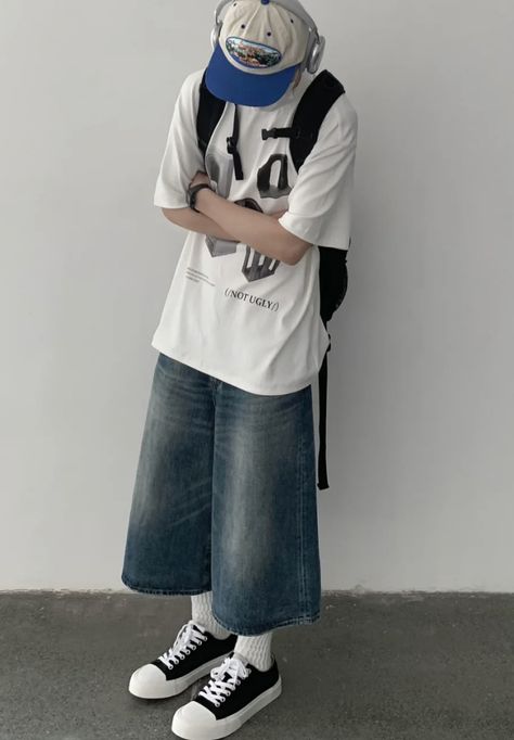 Baggy Clothes Men Outfit, Asian Men Clothing, Japanese Baggy Clothes, Acubi Outfits Men, Baggy Jorts Outfit Idea Men, Asian Oversized Fashion Men, Acubi Fashion Guy, Chinese Baggy Outfits, Jorts Outfit Idea Men