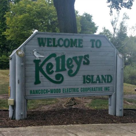 Kid Friendly Things to Do on Kelley's Island, Ohio - Kelleys Island Ohio, Marblehead Ohio, Cheap Getaways, Kelleys Island, Camping In Texas, Camping In Ohio, Kids Checklist, Ohio Travel, Camping Activities