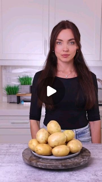 Thanksgiving Potato Dishes, Roasted Garlic Head, Potato Gratin Recipes, Mandoline Slicer Recipes, Potatoe Pizza, Baked Pork Loin Chops, Chef Alina, Potatoes Gratin, Nothing Tastes Better Than