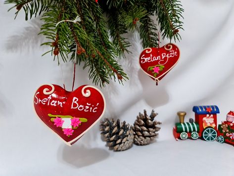 Licitar Heart, Croatia Christmas, Heart Gingerbread, Gingerbread Christmas Tree, Heart Christmas Ornaments, Gingerbread Christmas, Vintage Ribbon, Wooden Christmas Trees, Personalized Glass