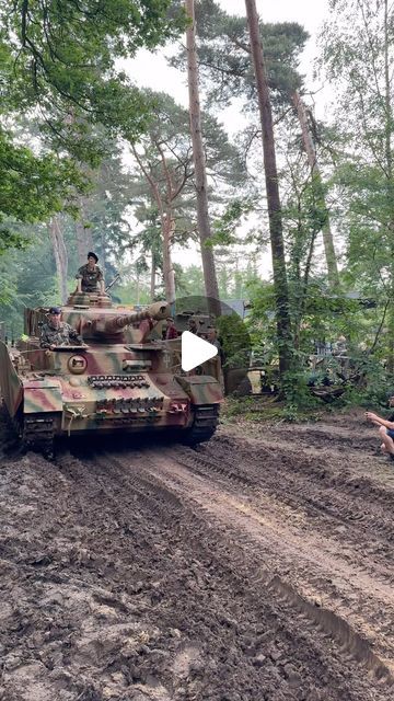 Sofilein on Instagram: "Panzer IV Ausf. H from @museedesblindes at @militracksoverloon 

#tanks #wwii #tankmuseum #ww2tanks #panzeriv #tankgirl #armeefrancaise #wwiitanks #tankgirl #militaryhistory #militracks" Panzer Iv, Ww2 Tanks, German Tanks, Tank Girl, Military History, On Instagram, Instagram