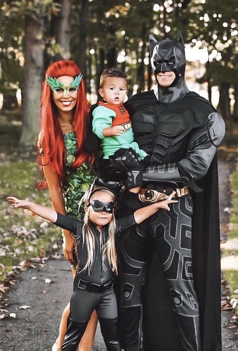 Superhero Family Costumes, Matching Family Halloween Costumes, Family Themed Halloween Costumes, Superhero Halloween Costumes, Marvel Family, Dc Costumes, Cute Couples Costumes, Superhero Halloween, Superhero Family