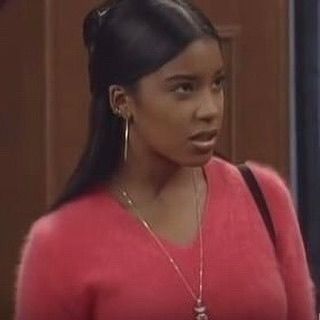 For Black Girls Who on Instagram: “Zaria Peterson made her television debut on this day in 1995 when ‘The Parent ‘Hood’ premiered on the WB 🤎 . . . . . . .…” Reagan Gomez, African American, Black Hair, Red, Hair, Pink, Gold, Black