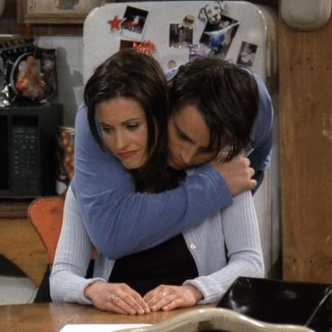 monica & joey in 3x03 of friends, courteney cox, matt leblanc, the one with the jam Monica And Joey, Joey And Monica, Monica Friends, Joey Friends, Friends Best Moments, Friends Scenes, Matt Leblanc, Ross Geller, Joey Tribbiani