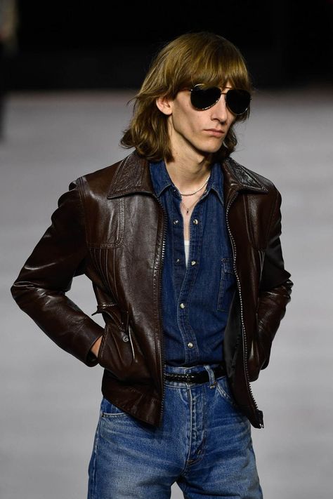 70s Leather Jacket Outfit Men, 70s Men Fashion, 80s Rock Fashion, Mens Runway, Leather Jacket Outfit Men, British Style Men, 70s Men, Cyberpunk Clothes, 70s Inspired Fashion