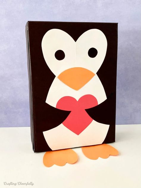 Valentine's Box Ideas, Bug Pillow, Diy Paper Purses, Diy Penguin, Valentine's Boxes, Diy Valentines Box, Kids Valentine Boxes, Fingerprint Cards, Boys Valentines