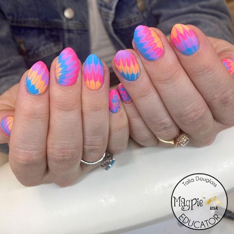 Talia | Nail Artist | Educator on Instagram: “In 💜💙🧡💗with these tie dyed beauts thanks to @magpiebeautyusa @magpie_beauty Life’s a Beach collection. #magpiebeautyusa #magpieeducator…” Tie Dye Nail Ideas, Summer Tie Dye Nails, Tie Dye Nails Acrylic Short, Tie Dye Almond Nails, Tye Dye Gel Nails, Tie Dye Pedicure, Usa Nails, Tie Dye Nails, Beach Collection