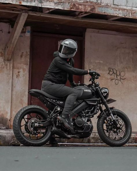 Yamaha Xsr, Cafe Racer Moto, Scrambler Custom, Motorcycle Aesthetic, Biker Aesthetic, Motorcycle Garage, Scrambler Motorcycle, Cafe Racer Bikes, Motor Sport