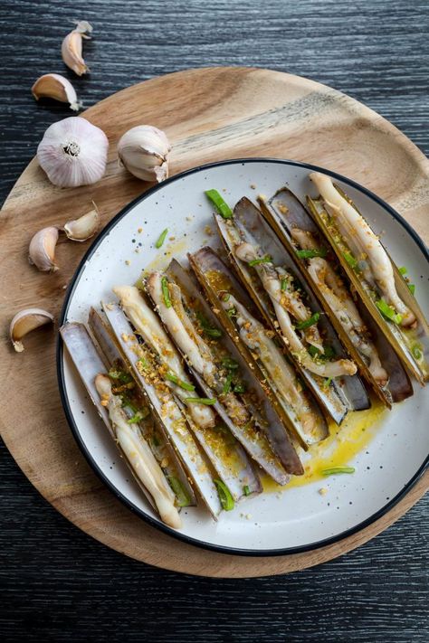 Razor Clams Recipe, Fried Garlic, Bistro Food, Clam Recipes, Garlic Butter Sauce, Ocean Park, Eat To Live, Butter Sauce, Garlic Butter