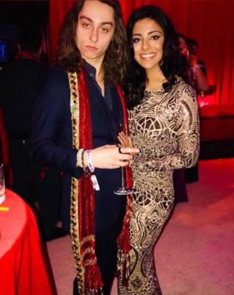 Jake Kiszka Girlfriend, Greta Van Fleet Josh Kiszka, Josh Kiszka Red Jumpsuit, Josh Kiszka Gold Pants, Kiszka Twins, Josh Kiszka With Fans, Josh Kiszka Heat Above, Jake And Josh, Jake Pitts