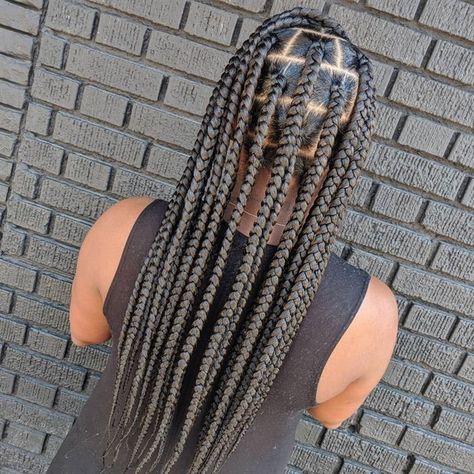 10 Stand-Out Ways to Part Your Box Braids Jumbo Knotless Box Braids With Curls, Knotless Braids Parting Pattern, Parting Pattern, 90s Lookbook, Braiding Ideas, Large Box Braids, Trendy We Fryzurach, Knotless Box Braids, New Natural Hairstyles