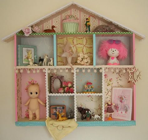 Doll Shadow Box Ideas, Box Frame Art, Calico Critters Families, Girl Shadow, My Shadow, Shadow Box Art, Pastel Room, Spare Bedroom, Vintage Crafts